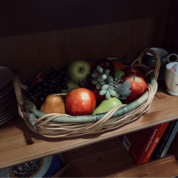 Vintage Decorative Fruit Basket with Assorted Fruits​ - Picture 2 of 4